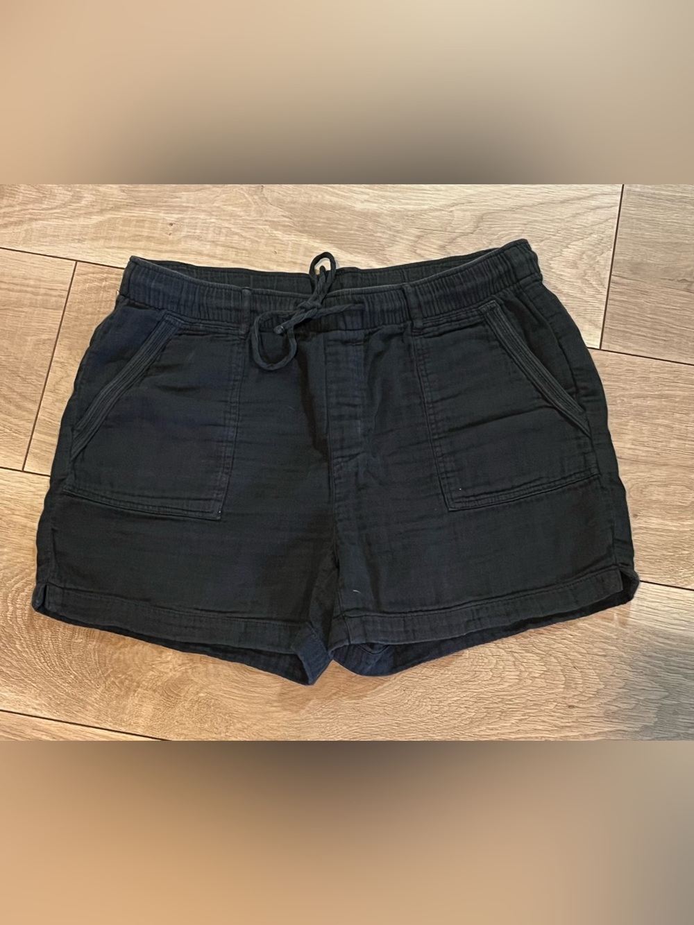 Old Navy Black Drawstring Linen-Blend Women’s Shorts